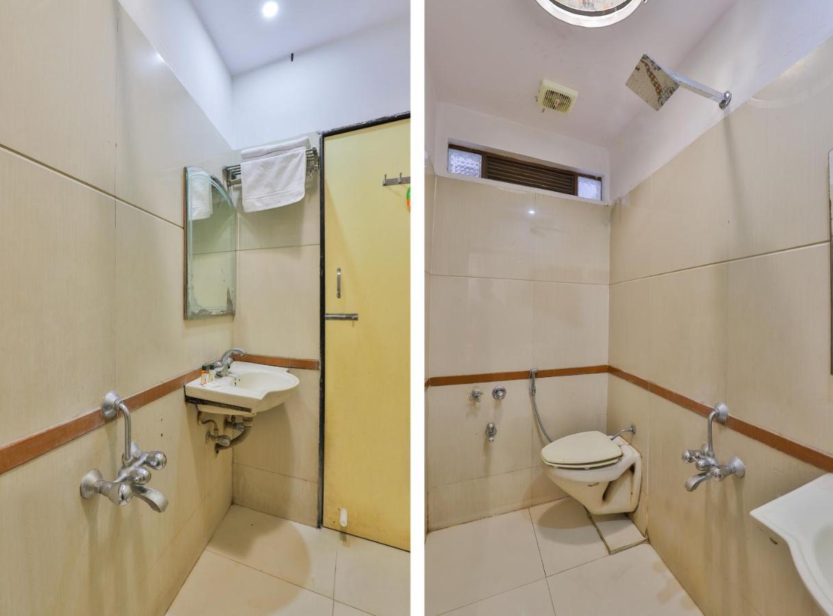 Oyo 1389 Hotel Relax Inn Surat Exterior photo